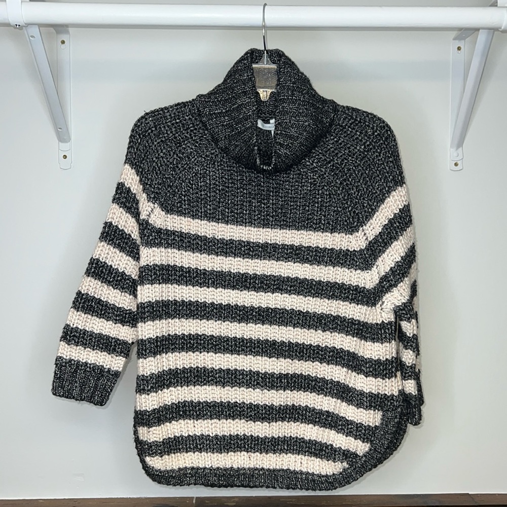 Victoria’s Secret Chunky‎ Knit Turtleneck Sweater- S